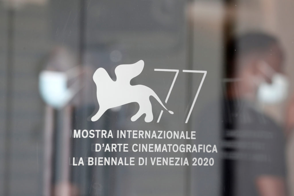 Стартував 77-й Венеціанський кінофестиваль: яскраві фото