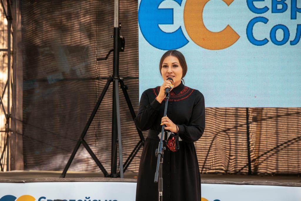 Спочатку організуйте боротьбу з коронавірусом, а потім будуйте дороги – Федина звернулася до влади