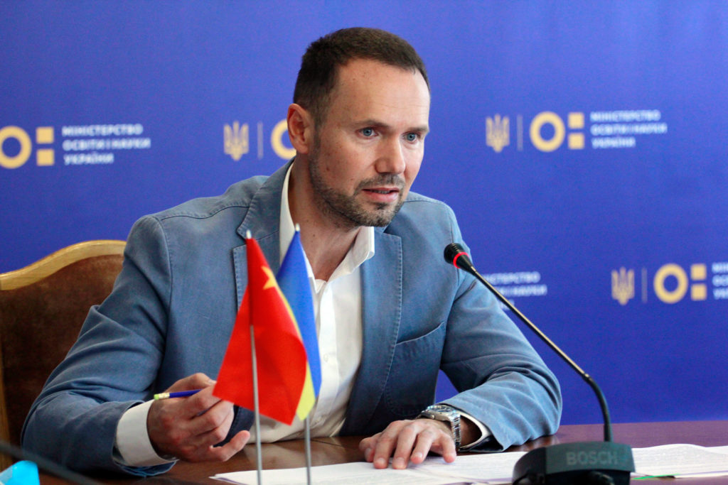 Шкарлет, Луцкий и компания: как в украинское образование возвращаются времена Дмитрия Табачника