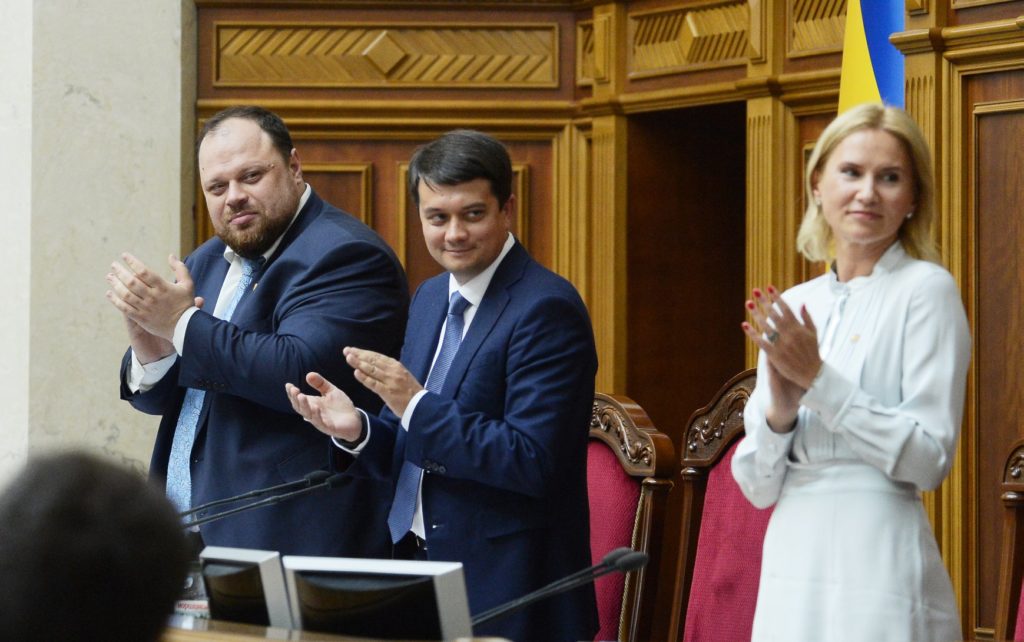Рада сьогодні розгляне відставку одного з міністрів – Разумков