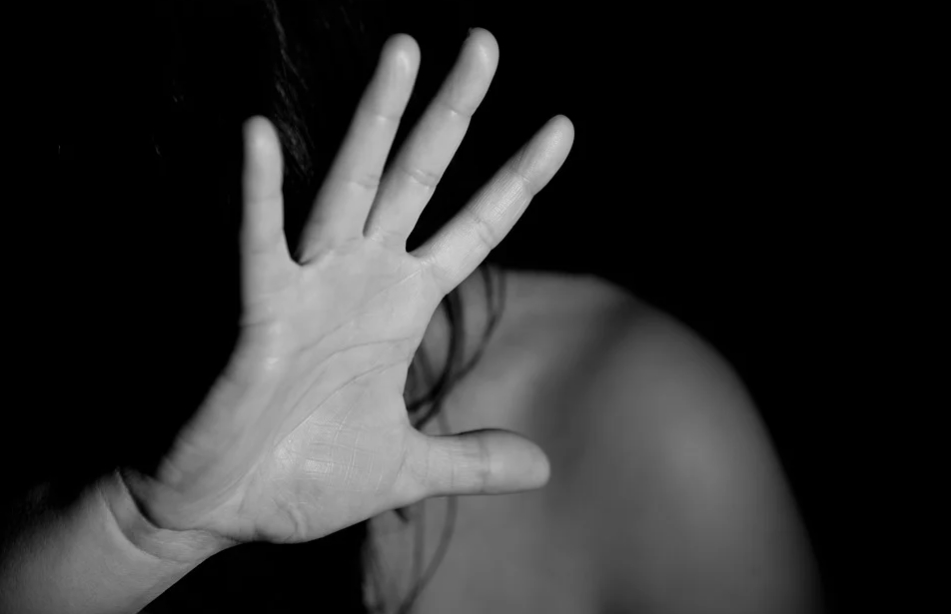 Російські окупанти зґвалтували в Бучі щонайменше 25 дівчат віком від 14 до 24 років – Денісова