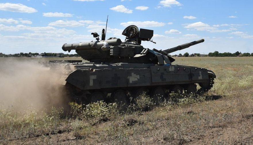 На півдні України відбулись навчання танкових і десантно-штурмових підрозділів ЗСУ: фото