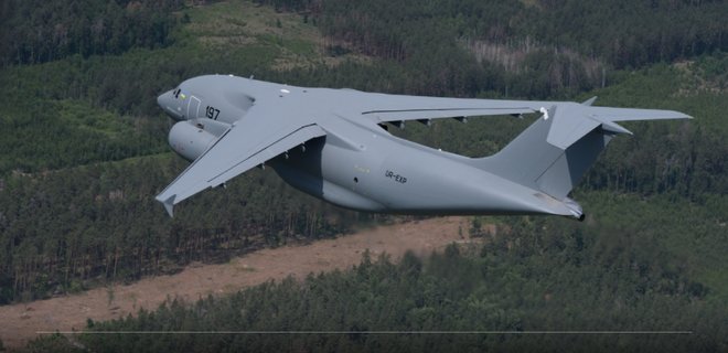 “Антонов” зібрав Ан-178 без російських комплектуючих: фото і відео