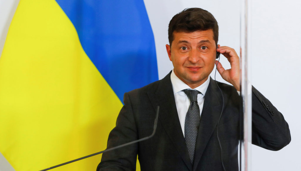 Нардеп пропонує додати до “опитування” на виборах питання про довіру Зеленському