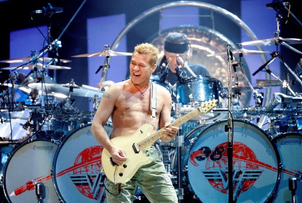 Засновник гурту Van Halen: помер легендарний рок-гітарист Едді Ван Хален