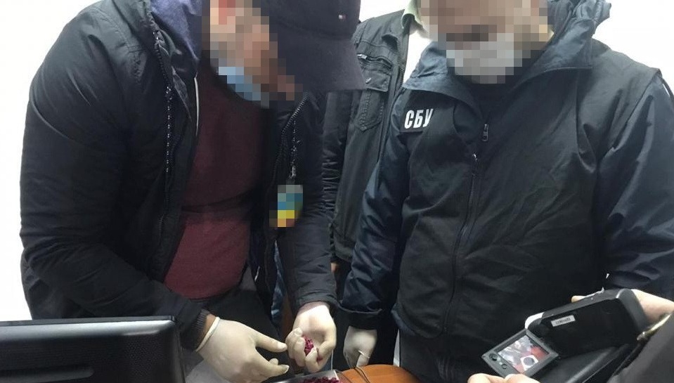 На кордоні з Росією затримали організатора наркотрафіку в “ДНР”