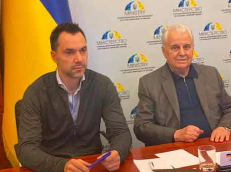 Арестовича призначили радником делегації у ТКГ з інформаційної політики