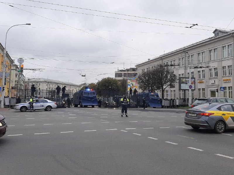 Останній день ультиматуму Лукашенку: у центр Мінська стягнули силовиків, почались затримання