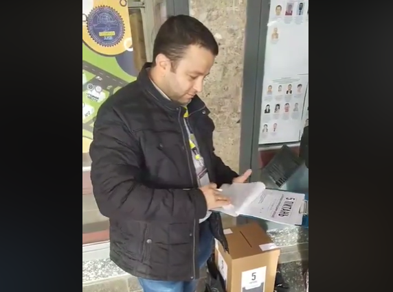 Все, що потрібно знати про “опитування Зеленського”: блогер сім разів відповів на запитання президента