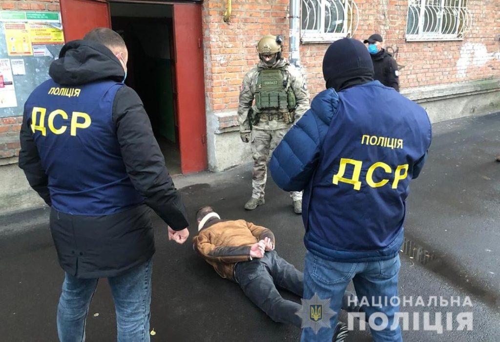 За вбивство 15 тисяч доларів: у Житомирі чоловік “замовив” колишнього бізнес-партнера