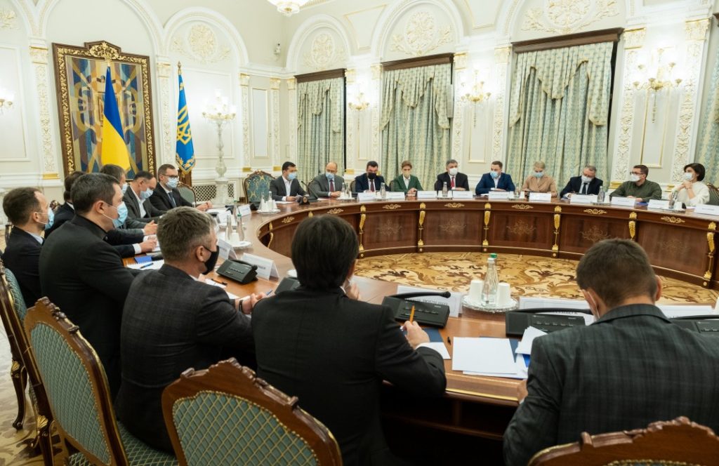 Ті, хто брехав у деклараціях, вже не будуть покарані: Зеленський провів засідання Нацради з питань антикорупційної політики