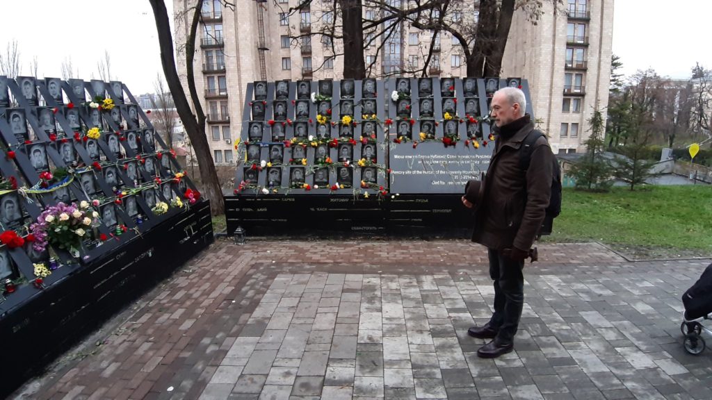 Посол Франції в Україні вшанував пам’ять загиблих під час Революції Гідності