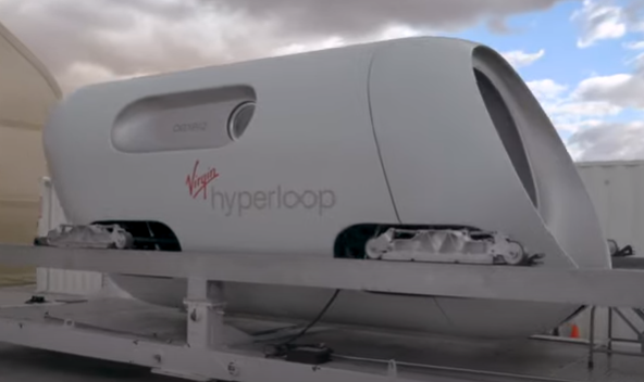 У США перші два пасажири здійснили подорож за допомогою Hyperloop: відео