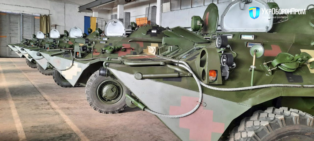Миколаївський бронетанковий завод передав партію модернізованих БТР-80 для ЗСУ: фото