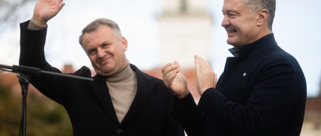 Не буде скиглити, а буде “перти плугом”, вирішуючи проблеми львів’ян – Порошенко закликав підтримати Олега Синютку