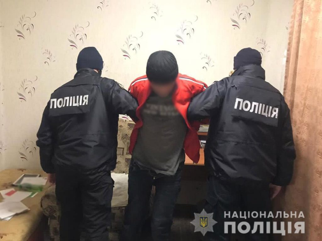У Чернігові 40-річний чоловік намагався зґвалтувати маленьку дівчинку