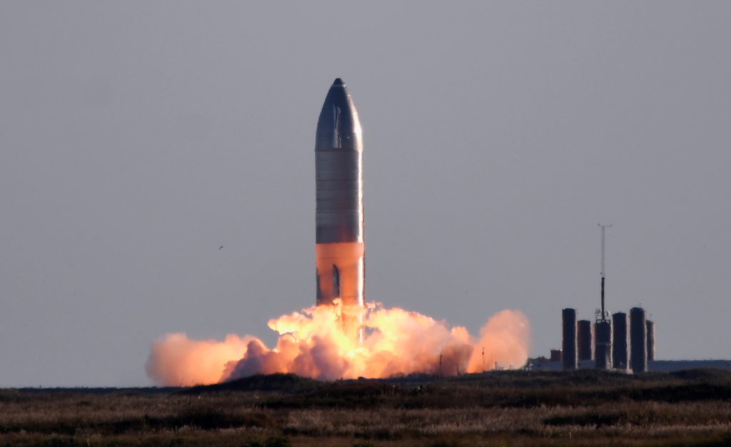 “Houston, we have a problem”: SpaceX spacecraft explodes on launch pad