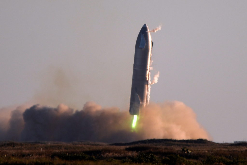 SpaceX вивела у відкритий космос вантажний корабель Dragon