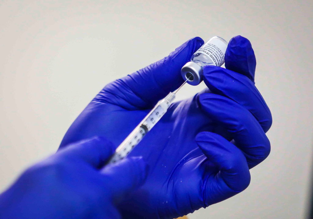 Пока Украина ждет: Бангладеш начал вакцинацию от COVID-19