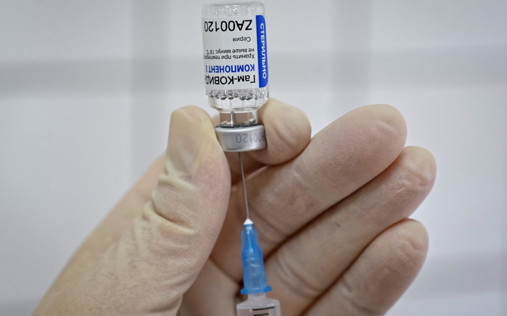 Ви можете істерити, але ніхто російську вакцину в Україні реєструвати не буде – МОЗ
