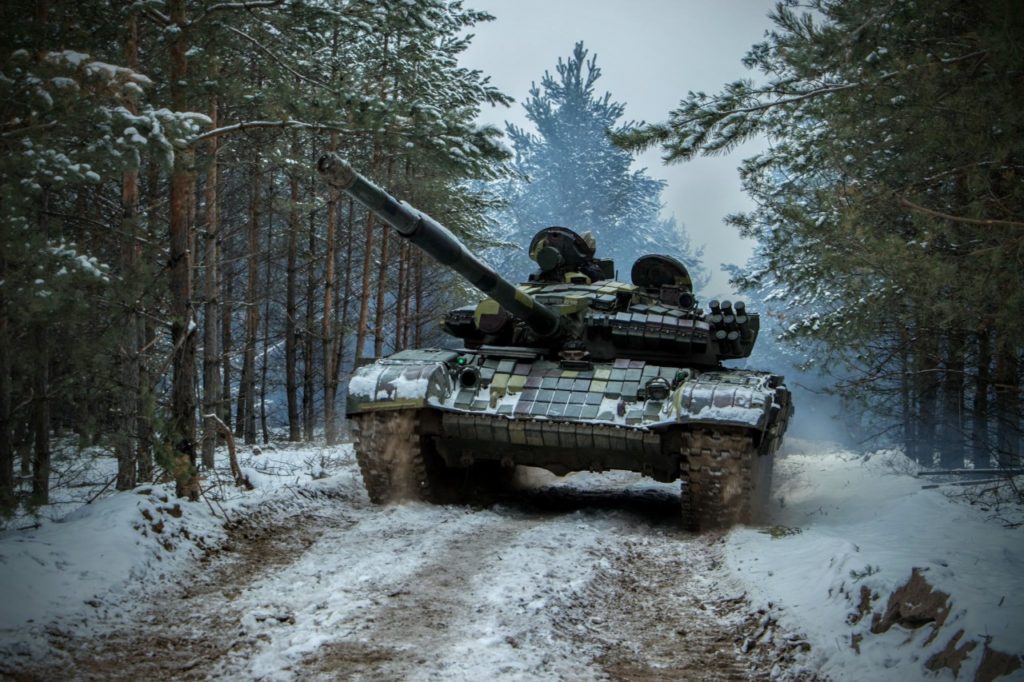 Українські військові на Луганщині провели тренування танкових підрозділів: неймовірні фото