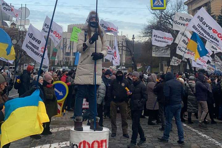 “Податковий майдан”: підприємці заблокували рух транспорту під Радою