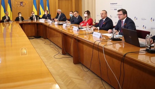 Україна і Туреччина провели історичні переговори у форматі “Квадрига”: результати засідання