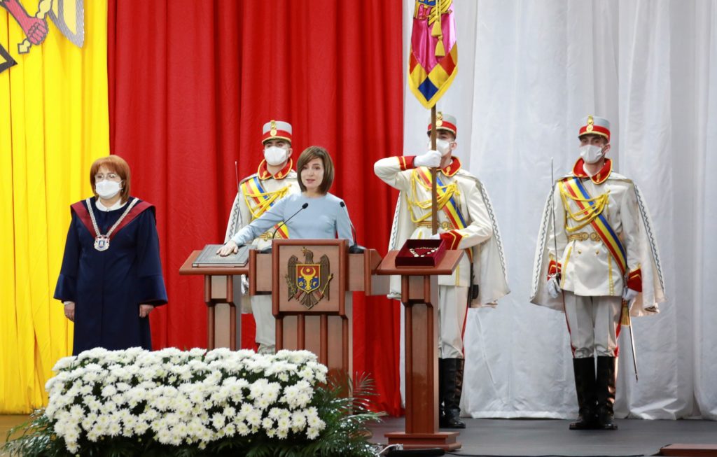 У Молдові відбулась інавгурація нової президентки країни Маї Санду: фото і відео