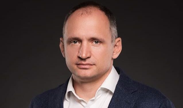 Заступник керівника ОПУ Татаров продовжує покривати силовиків, які годуються з афери “Укрбуду” — експерт