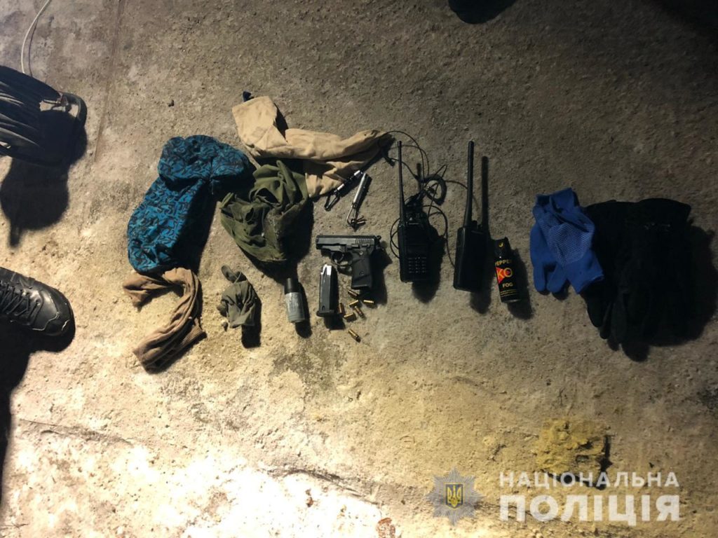 Під Києвом озброєна банда напала на поліцейських: деталі