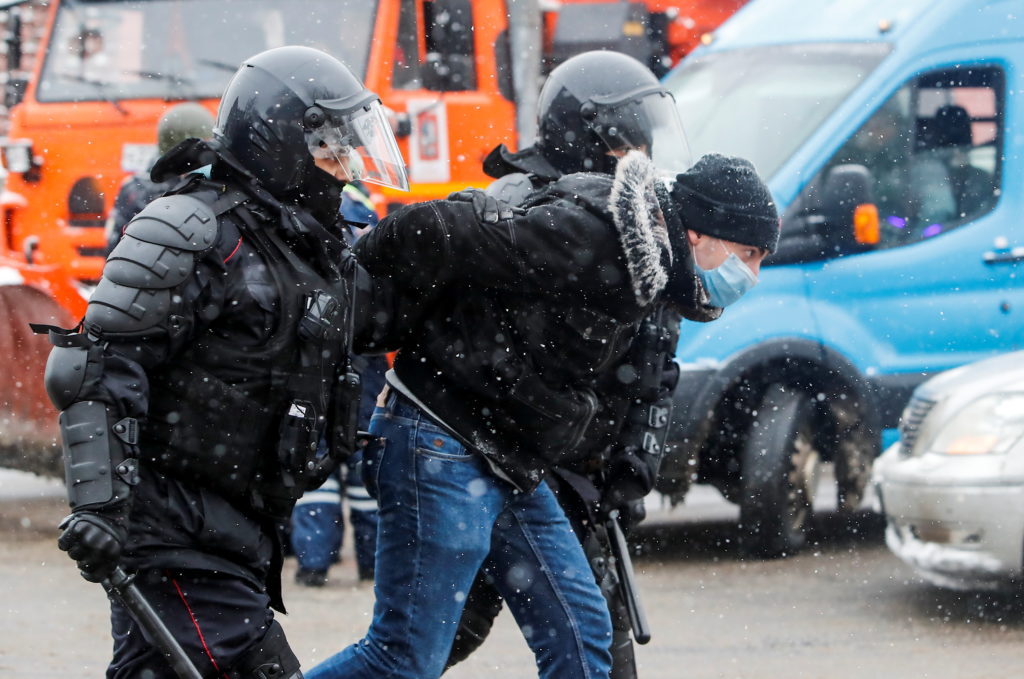 Более 2000 человек задержаны: в России проходят акции протеста в поддержку Навального