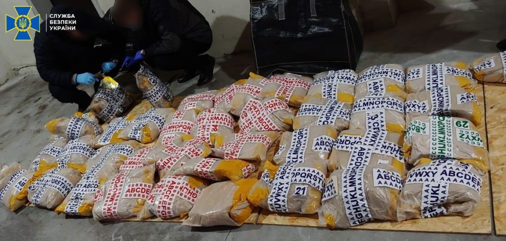 Вартістю понад 2 мільярди гривень — СБУ вилучила рекордну партію героїну: фото і відео