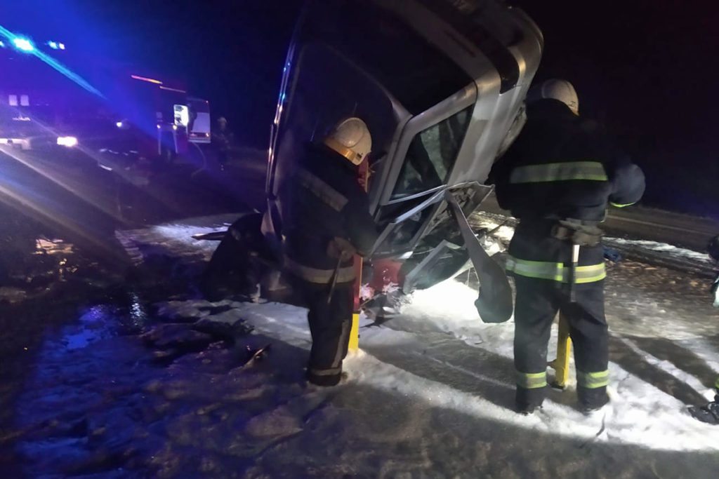У ДТП на Дніпропетровщині загинули двоє осіб: відео