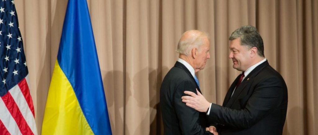 Петро Порошенко привітав Джо Байдена з утвердженням перемоги у Конгресі