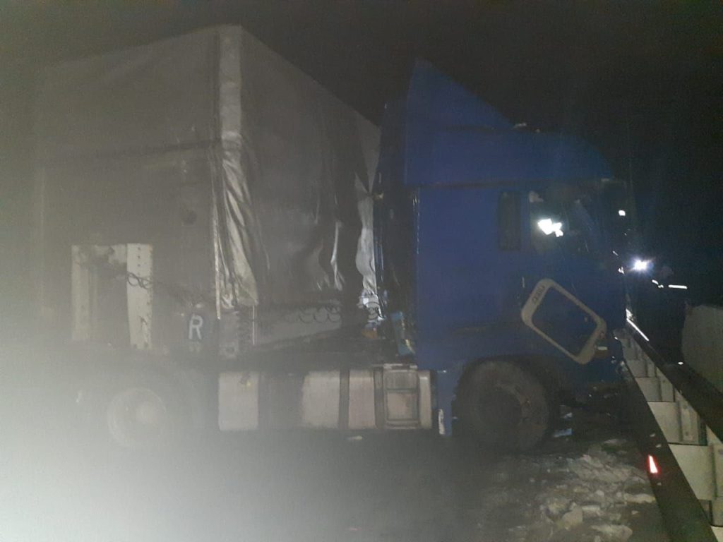 На Полтавщині зіткнулись дві вантажівки, водії загинули: фото