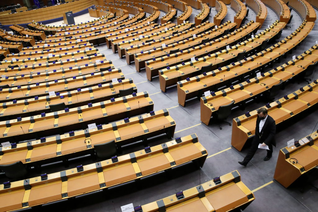 У Європарламенті пропонують зупинити “Північний потік-2” та відключити Росію від SWIFT: документ