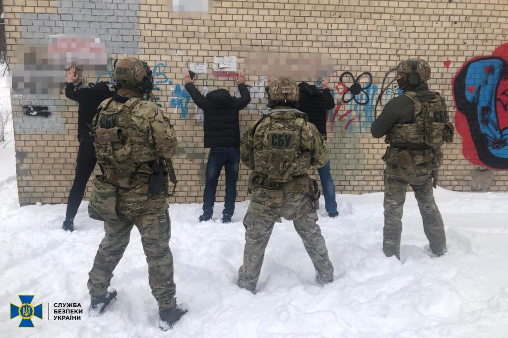 Під Києвом викрили осередок бойовиків “Ісламської держави”, СБУ провела затримання: фото і відео