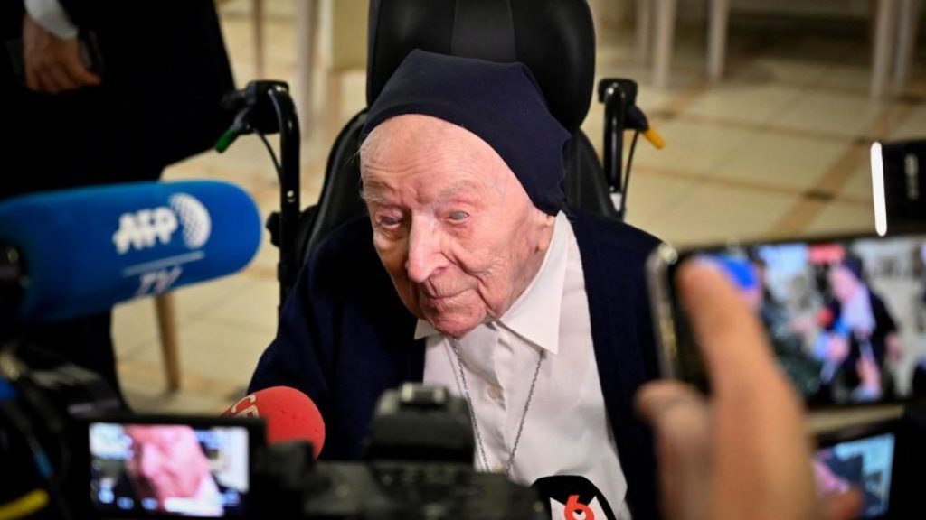Прожила больше столетия: во Франции 116-летняя женщина выздоровела от COVID-19