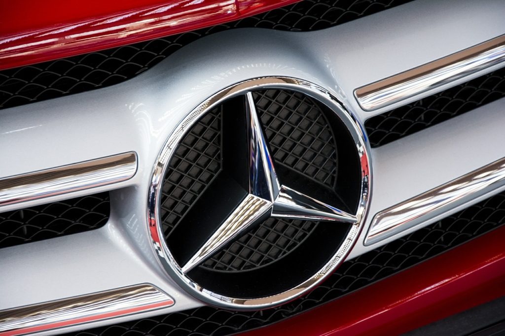 Mercedes відкличе понад мільйон авто: відомо причину