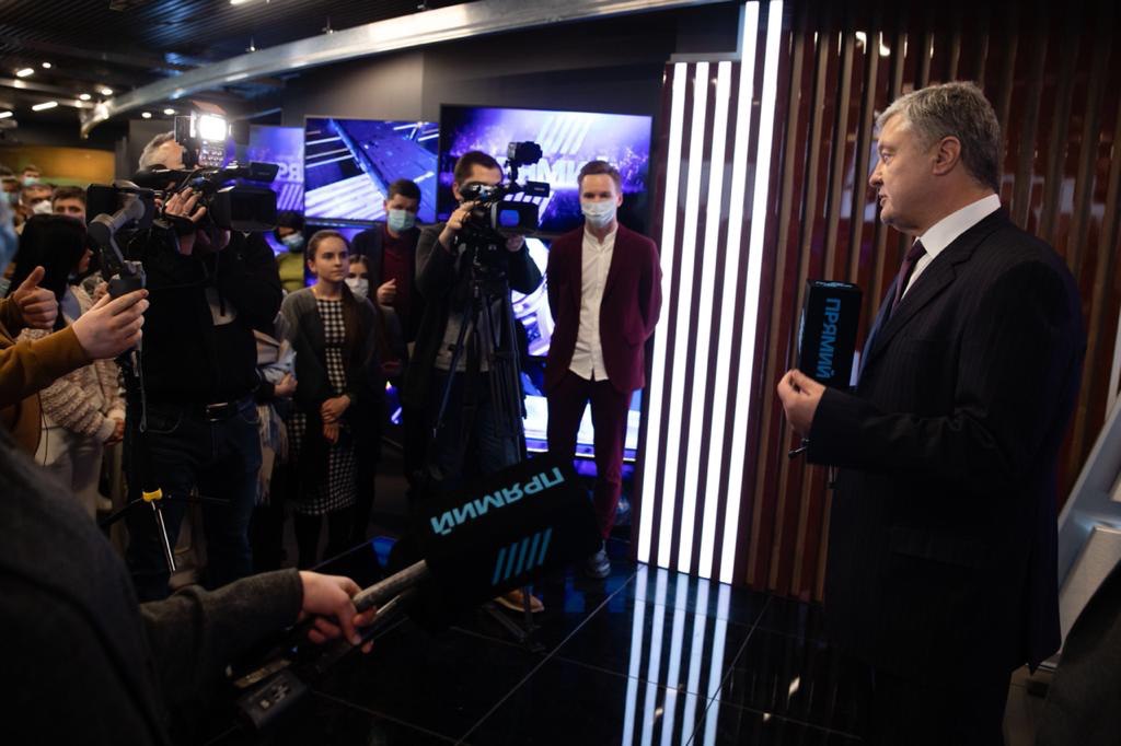 Порошенко закликав Прямий канал і далі зберігати проукраїнський курс