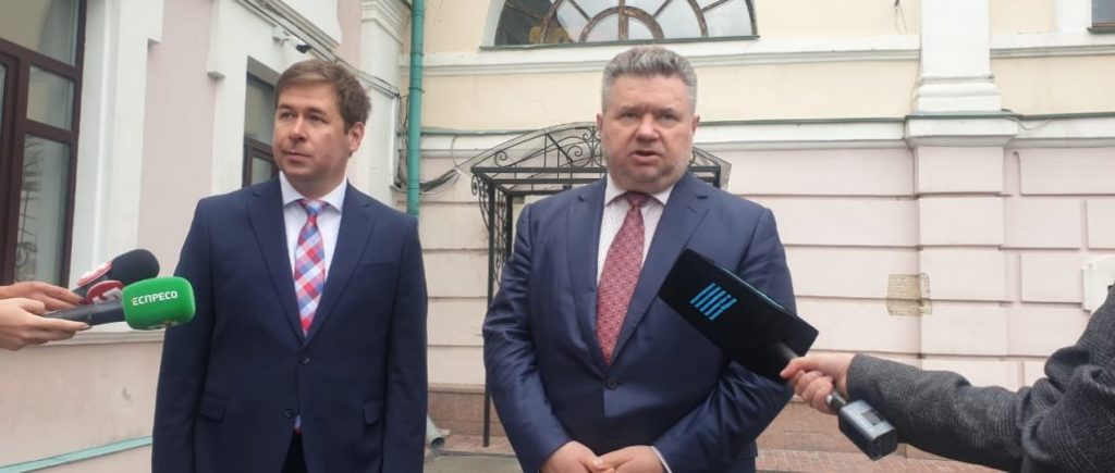 У Порошенко требуют привлечь к ответственности Деркача и Дубинского — адвокаты