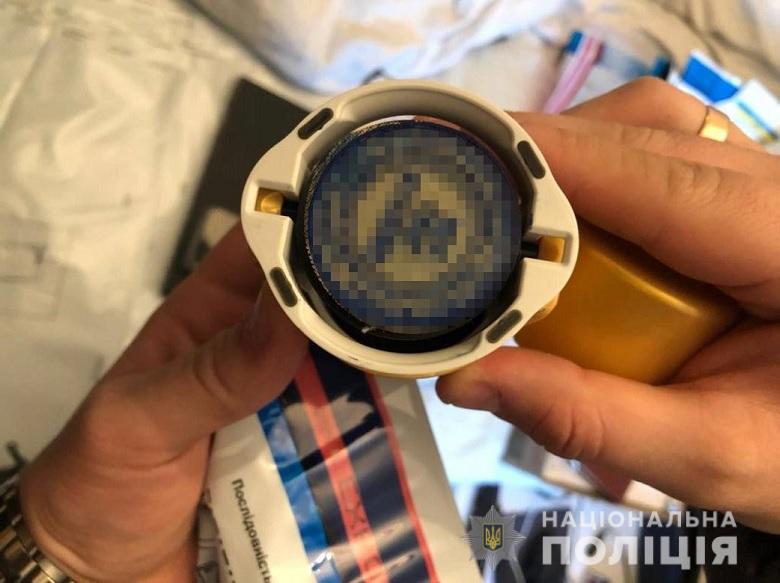 У Києві іноземка продавала “довідки” про відсутність коронавірусу