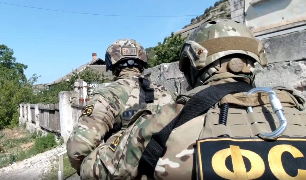 Рибалки, незаконно затримані ФСБ, повернулись додому