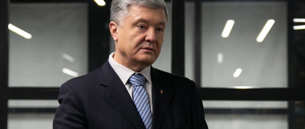 Припиніть знущатися з людей і негайно скасуйте постанову про переоформлення субсидій – Порошенко