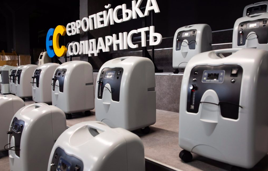 До лікарень Львівщини та ще дев’яти областей відправили кисневі концентратори від Фонду Порошенка
