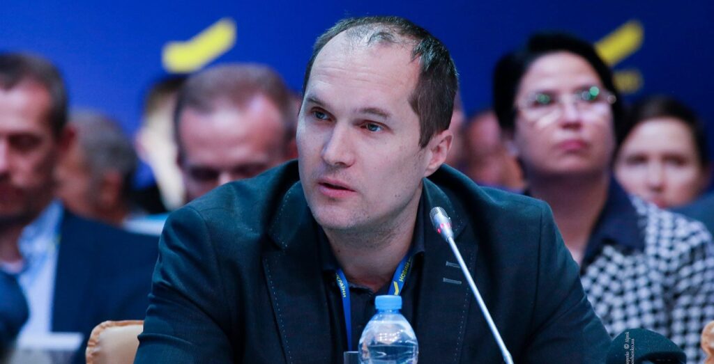 Готовий до відвертого спілкування: Бутусов відповів на запрошення Безуглої