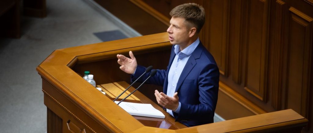 Чергове “хлєбало” влади: Гончаренко розповів, як “слуга” Ковальчук нахамив Геращенко у стінах парламенту