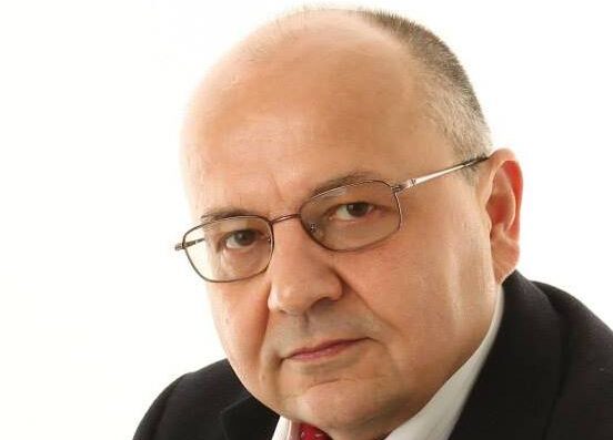 Київ не хоче псувати відносини з Росією: письменник Віктор Суворов заявив, що його не пускають до України