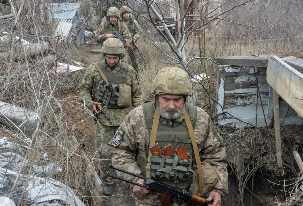 Попри домовленість ТКГ: окупанти тричі порушили “тишу” на Донбасі