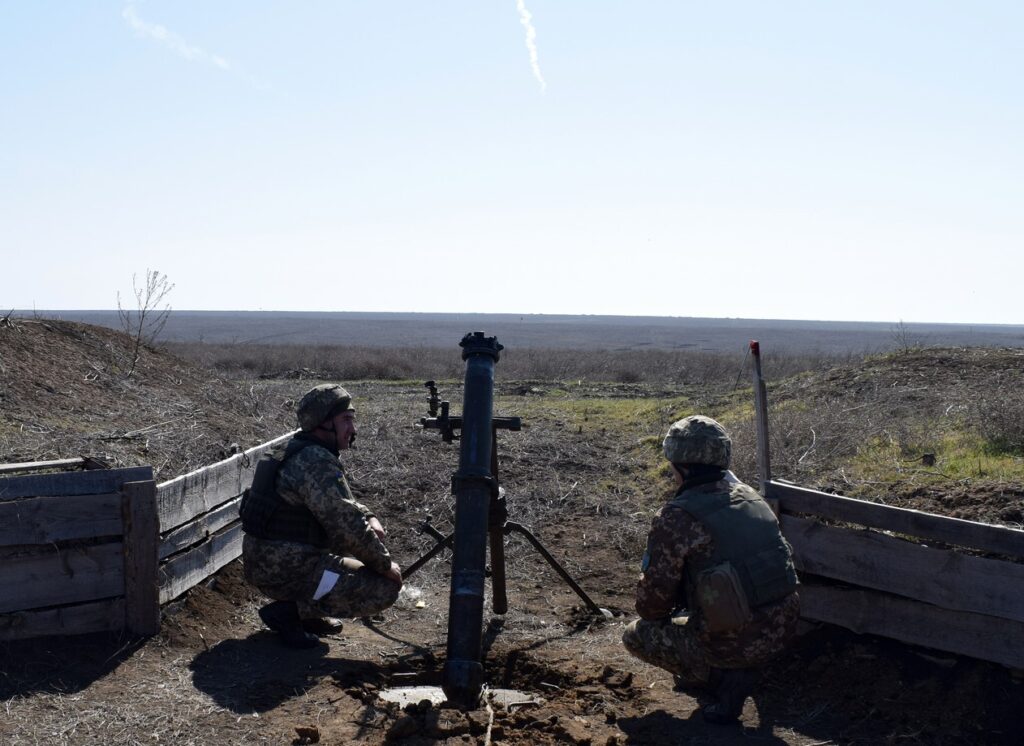 Украинские минометчики провели военные учения в зоне ООС: фото